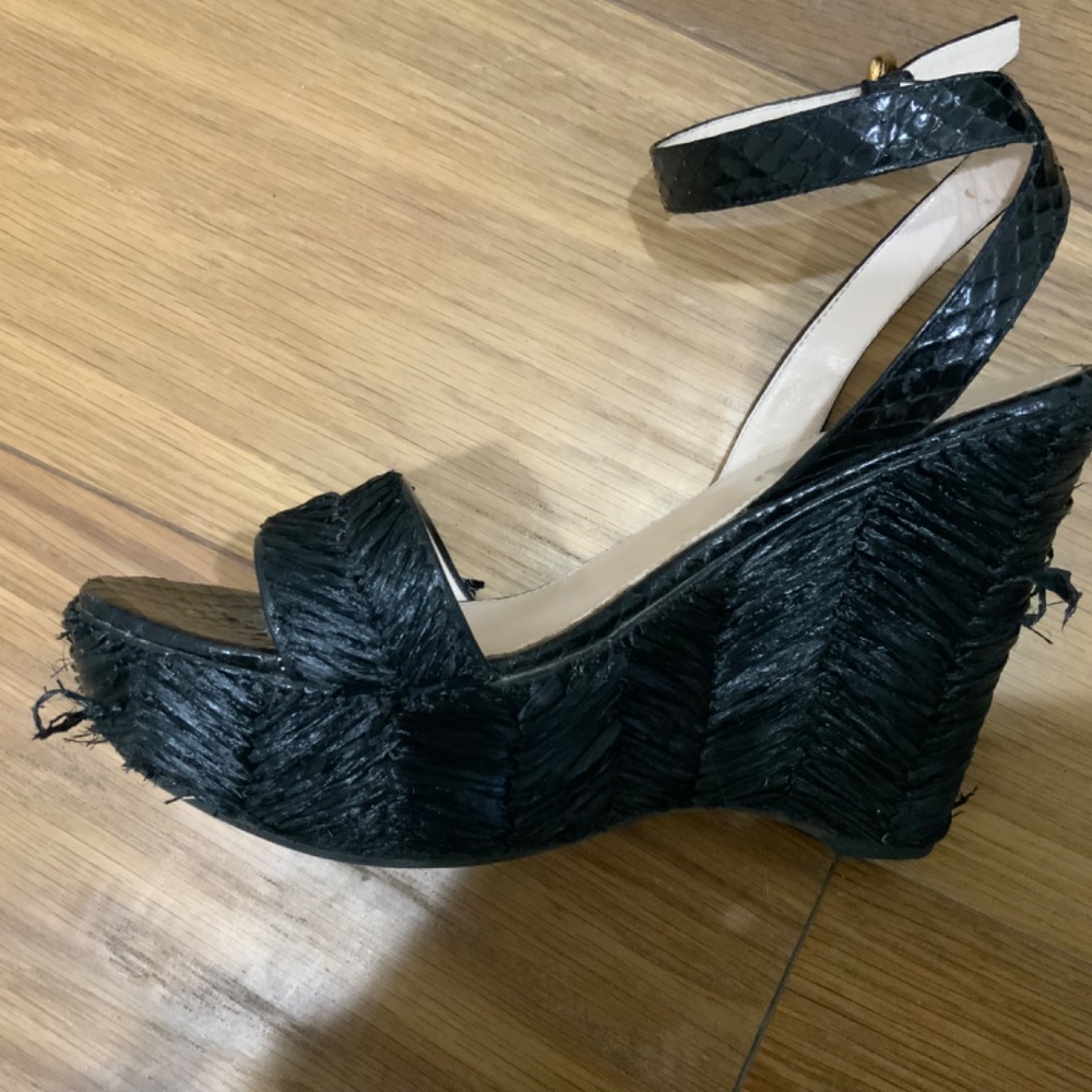 Authentic PRADA Black Raffia Wedges - Picture 2 of 10